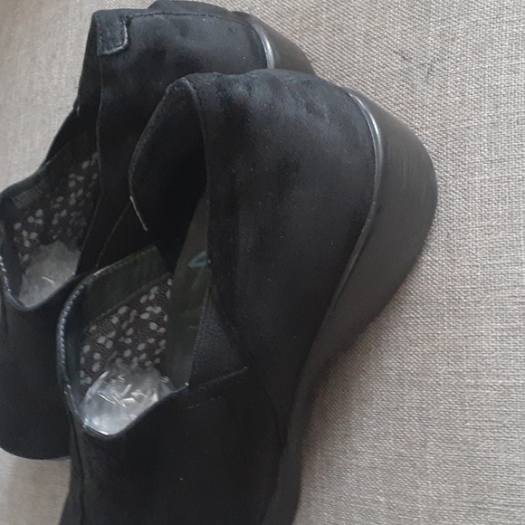 Dansko black suede slipon  loafers shoes sz 9.5 - Picture 2 of 13